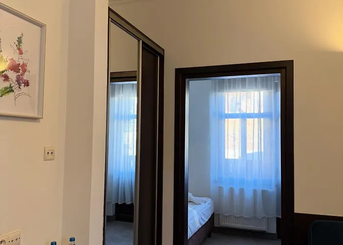 654 Bed and Breakfast 3*