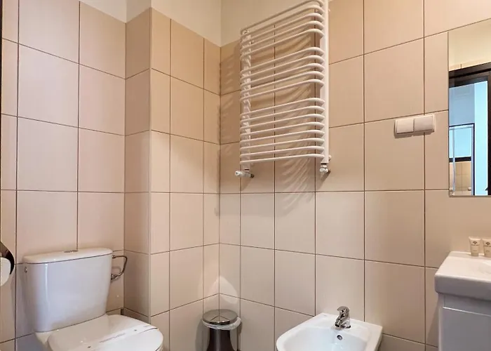 654 Bed and Breakfast 3*