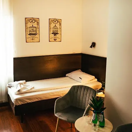 654 Bed & Breakfast 3*