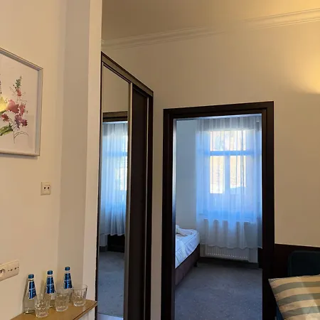 654 Oda ve Kahvaltı 3*