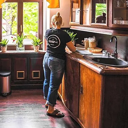 654 B&B
