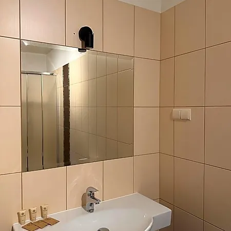 654 Oda ve Kahvaltı