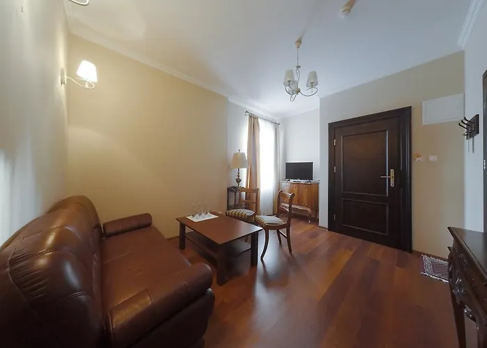 654 3* 스클라르스카포렘바